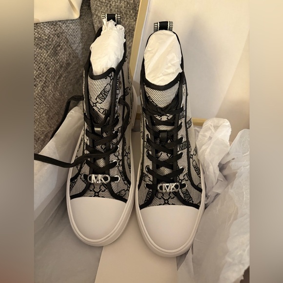 BNWT Michael Kors Logo Jacquard High-Top Sneakers β Womenβs Size 9 - Picture 3 of 14